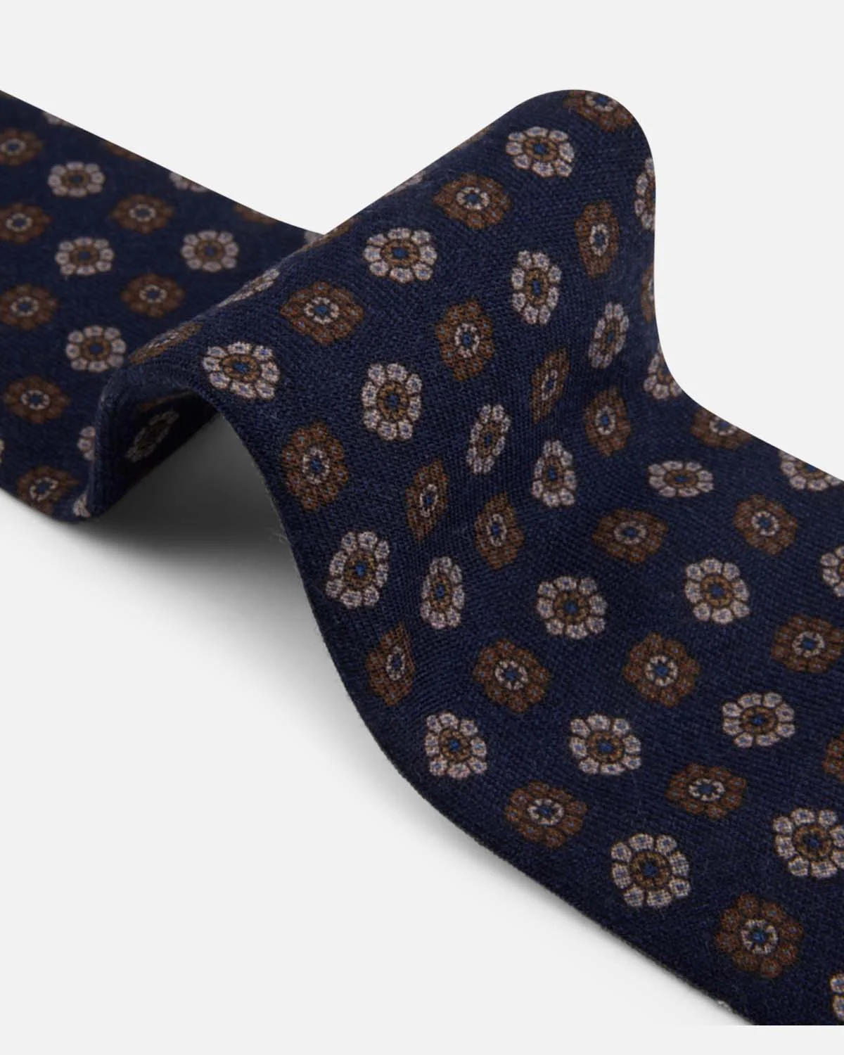 Tie Woll - Image 2