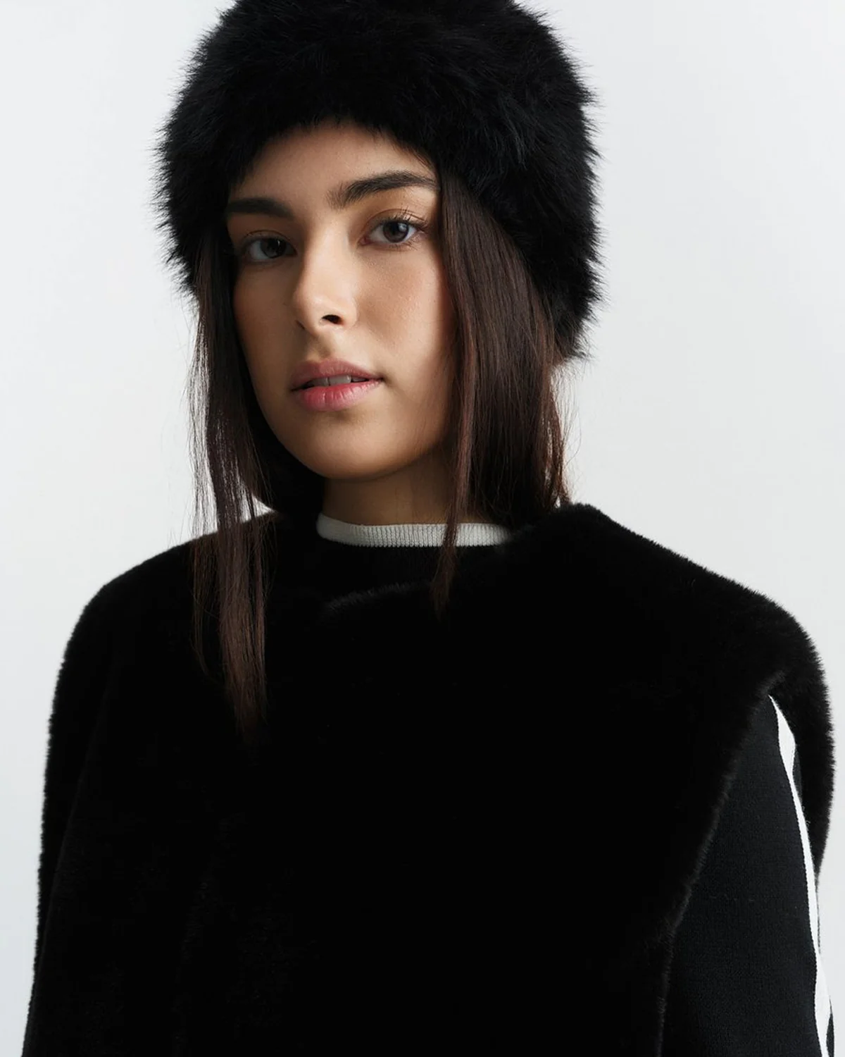 Mia Fake Fur Headband - Image 3