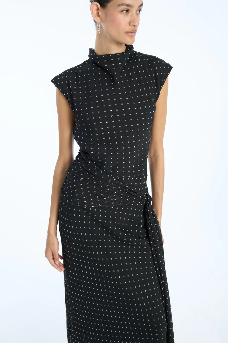 Long Dress W. Tie - Image 3