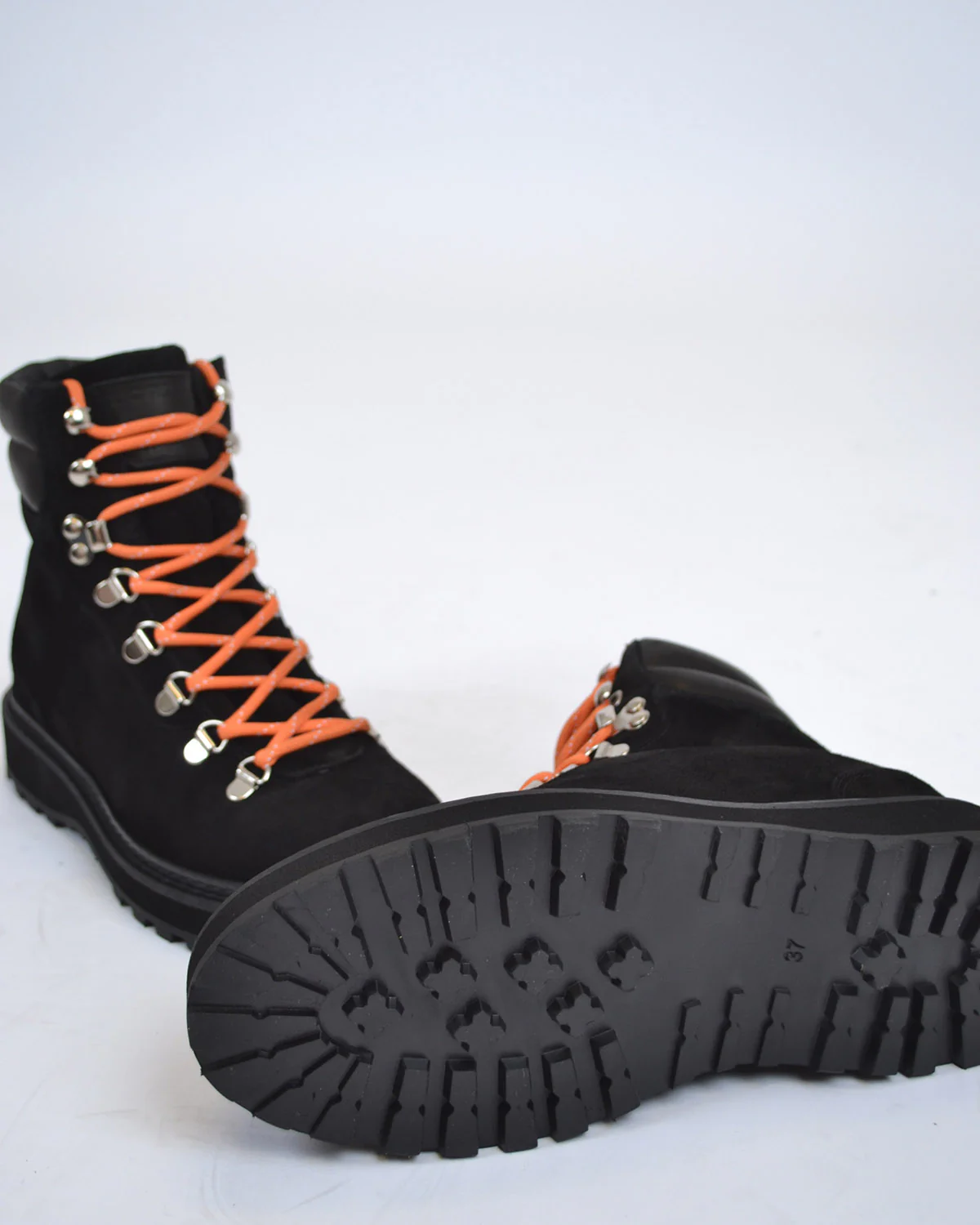 Hiking Suede - Image 3