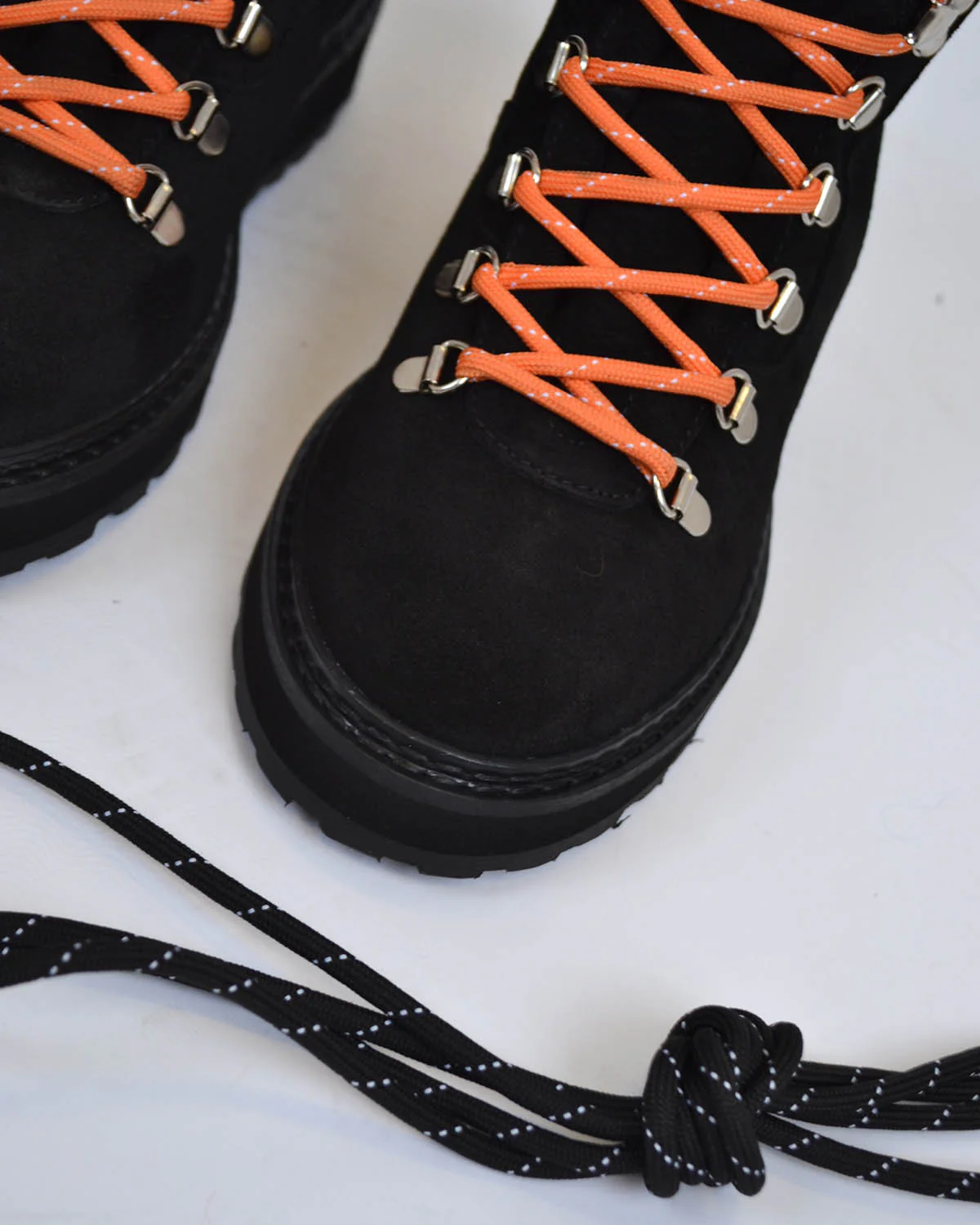 Hiking Suede - Image 6