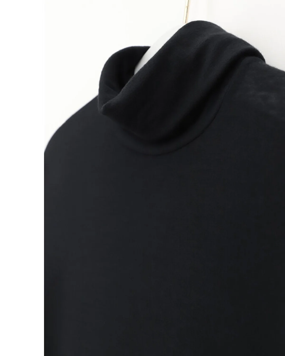 Perfect Line Cashmere Turtle Neck - Image 3